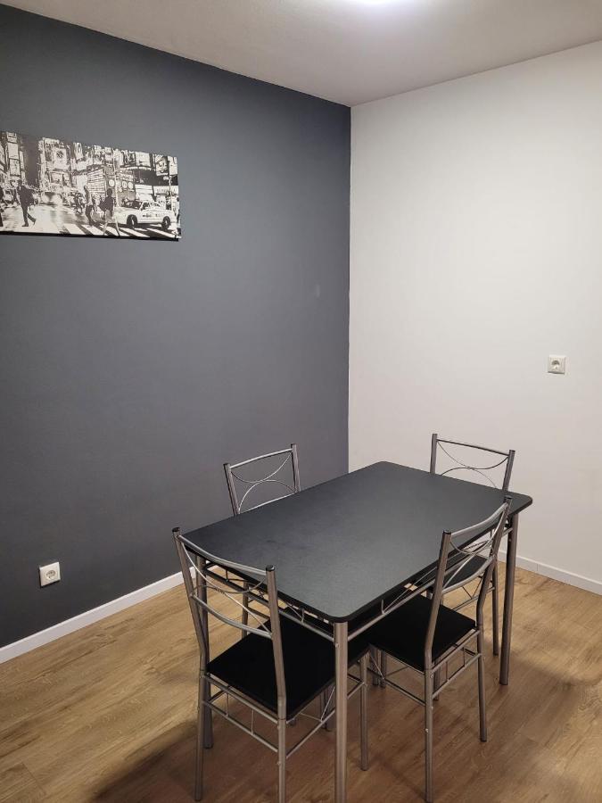 Schoene, Gemuetliche Moeblierte 2 Zi Wohnung In Rgb Regensburg Exterior foto